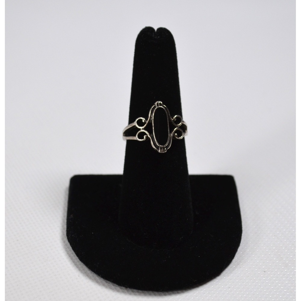 Silver Tone Ring Size 6.5 with Black Oval Setting